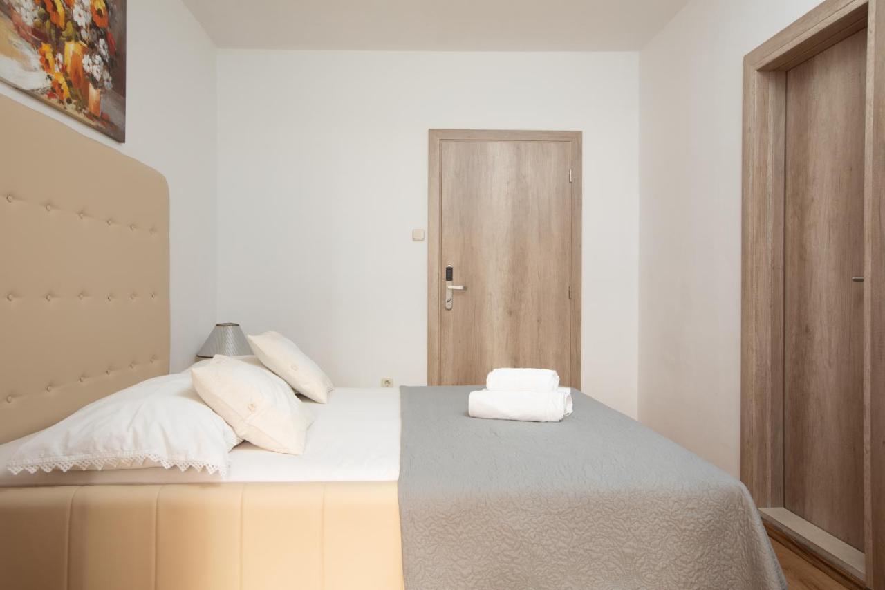 Apartments Petrovic ماكارسكا المظهر الخارجي الصورة