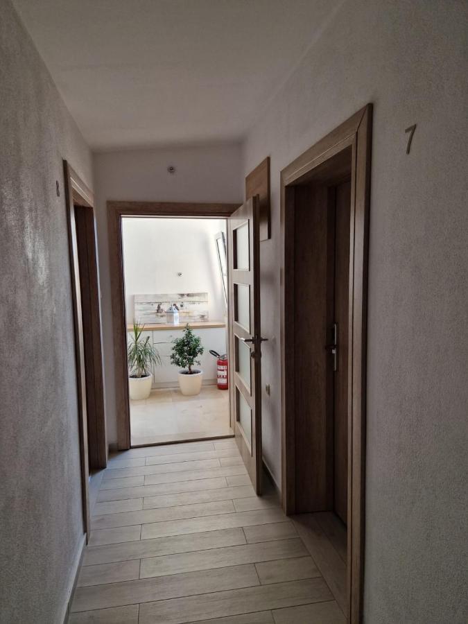 Apartments Petrovic ماكارسكا المظهر الخارجي الصورة