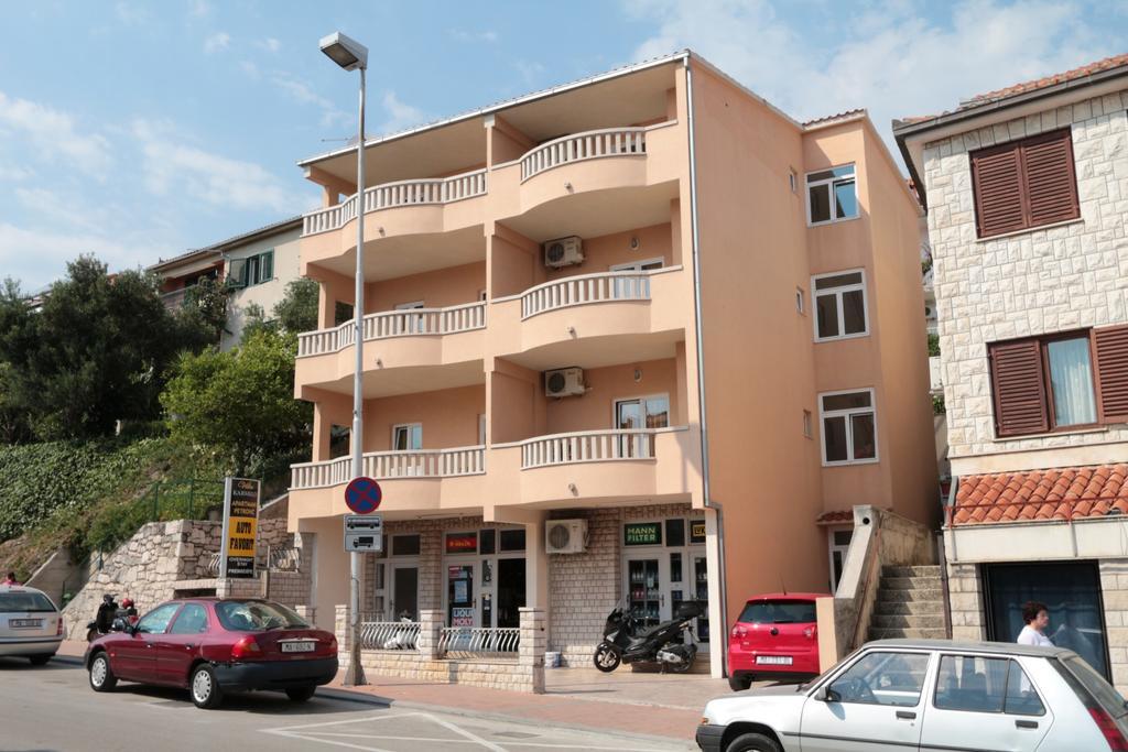 Apartments Petrovic ماكارسكا المظهر الخارجي الصورة