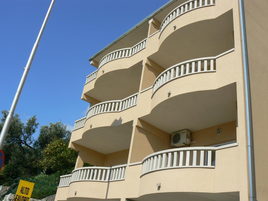 Apartments Petrovic ماكارسكا المظهر الخارجي الصورة
